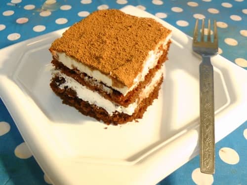 Eggless Tiramisu Cake