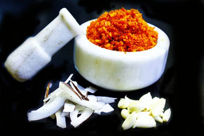Lasun Khobara Chutney - Marathi Recipe