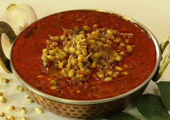 Gavran Mataki Rassa - Marathi Recipe