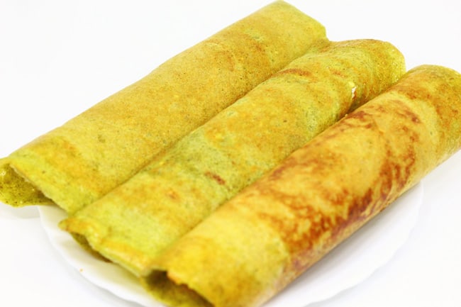Hiravya Mugacha Dosa - Marathi Recipe