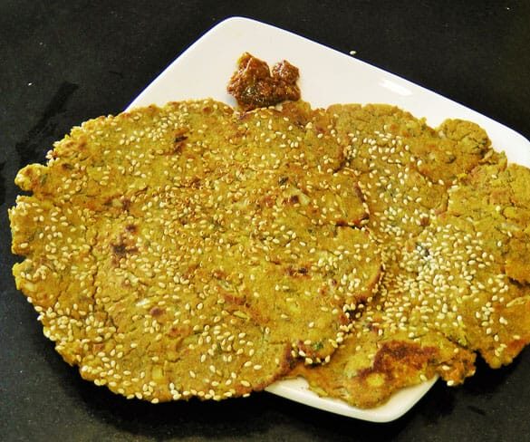 Jwaricha Thalipeeth